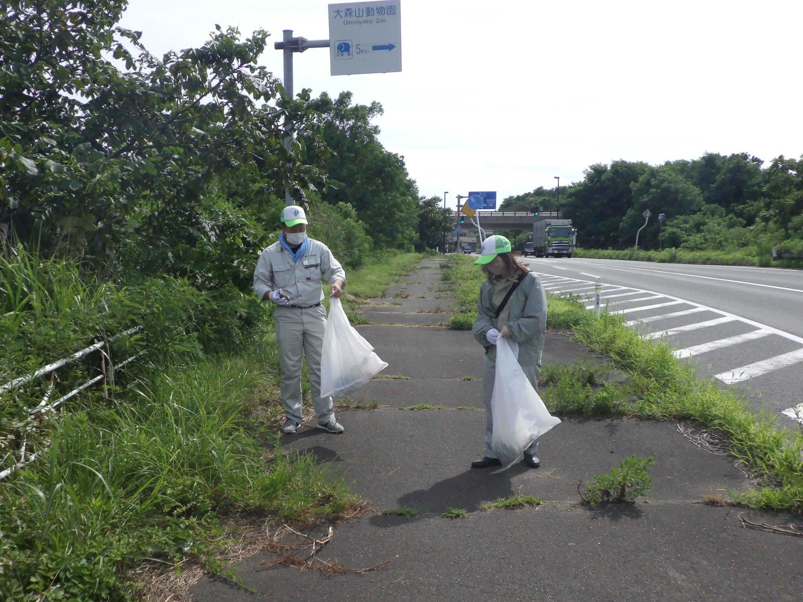 国道７号　秋田南バイパス周辺のクリーンアップを実施しました